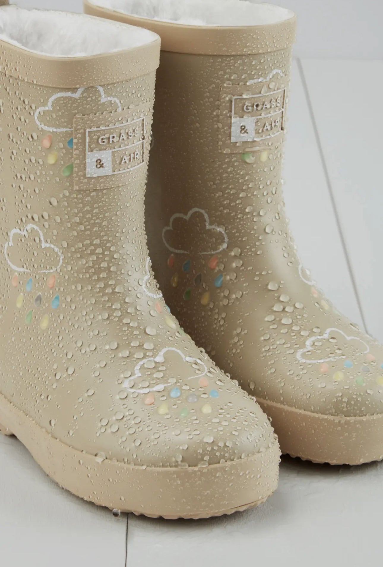 Colour-Changing infant wellies ~ Sand